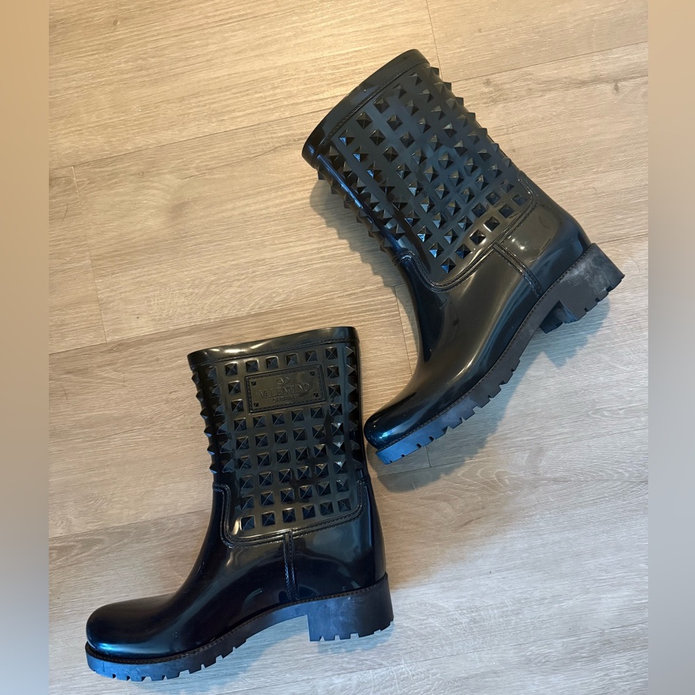 Black Valentino rockstars Rain Boots